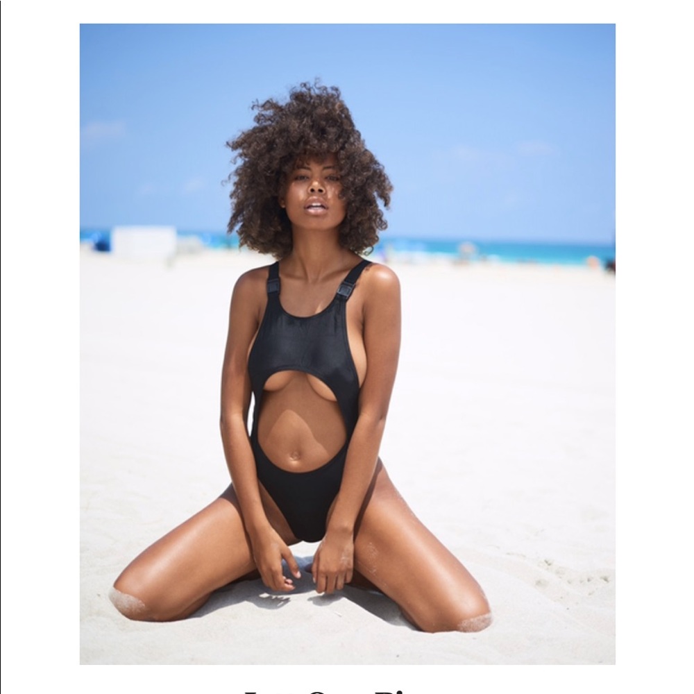 ISO Riot Jett One Piece - Picture 2 of 2